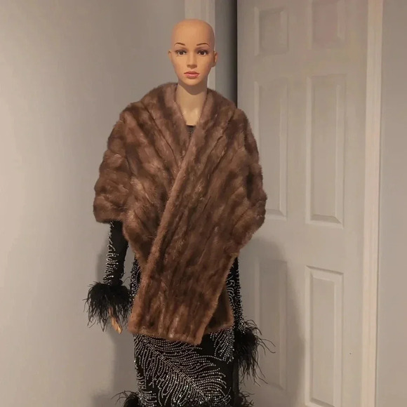 Mink stole - Picture 1 of 10